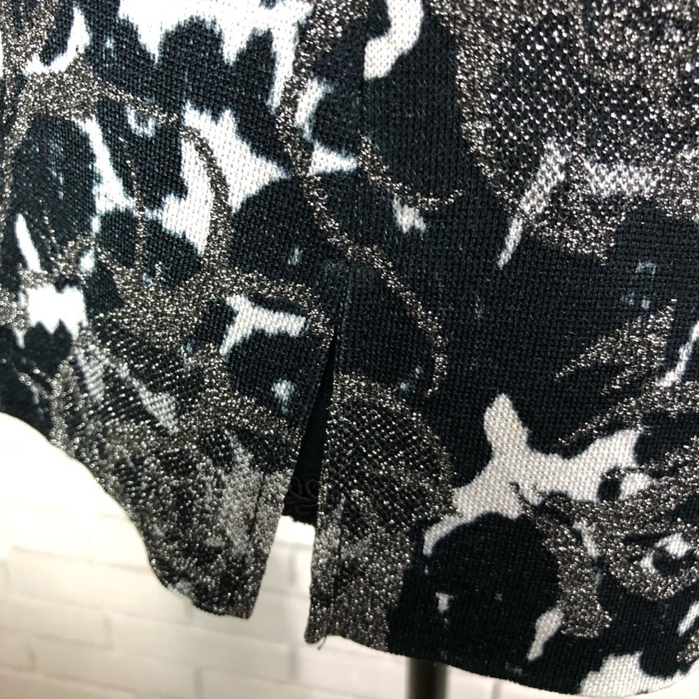 St. John Scoopneck Leopard Print Shell Knit Top - Picture 6 of 8